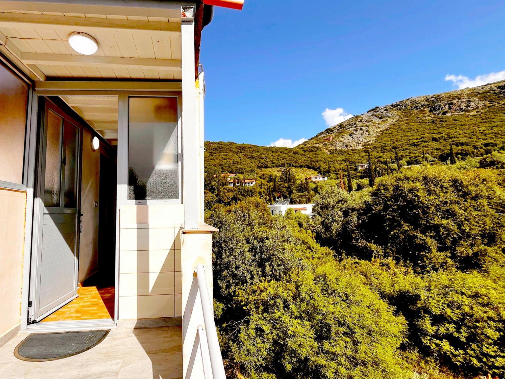 Garden Rooms Himare Exterior photo