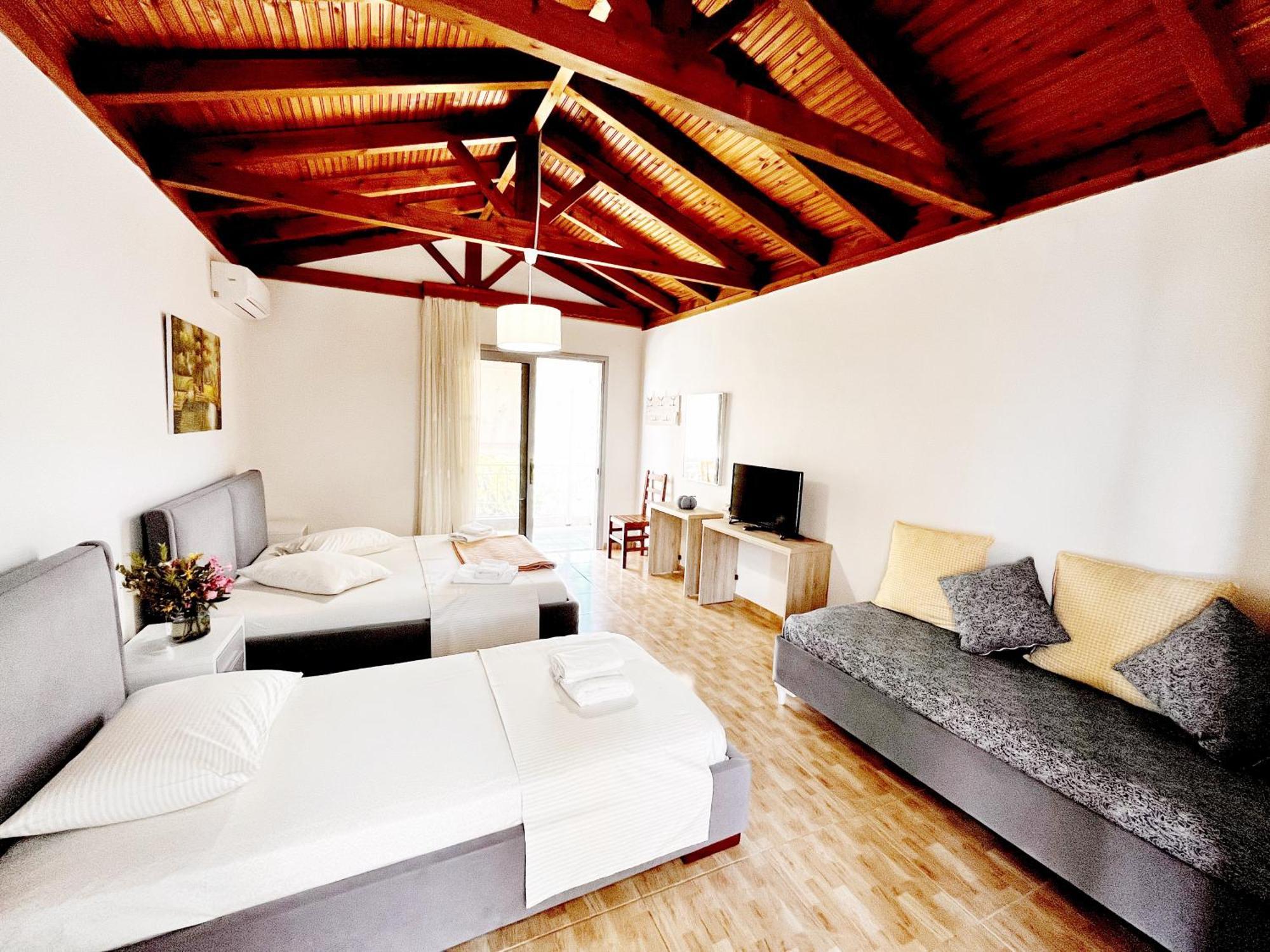 Garden Rooms Himare Exterior photo
