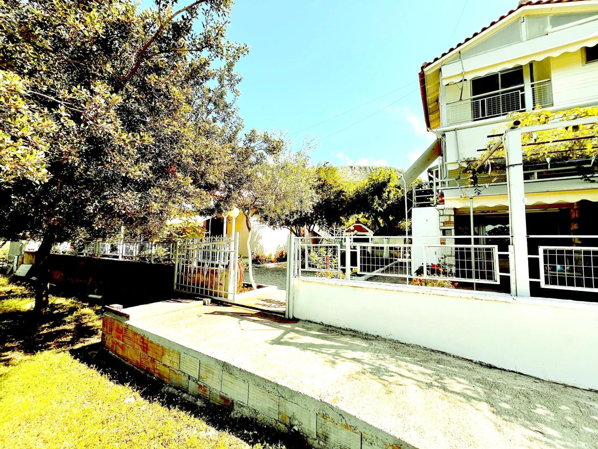 Garden Rooms Himare Exterior photo