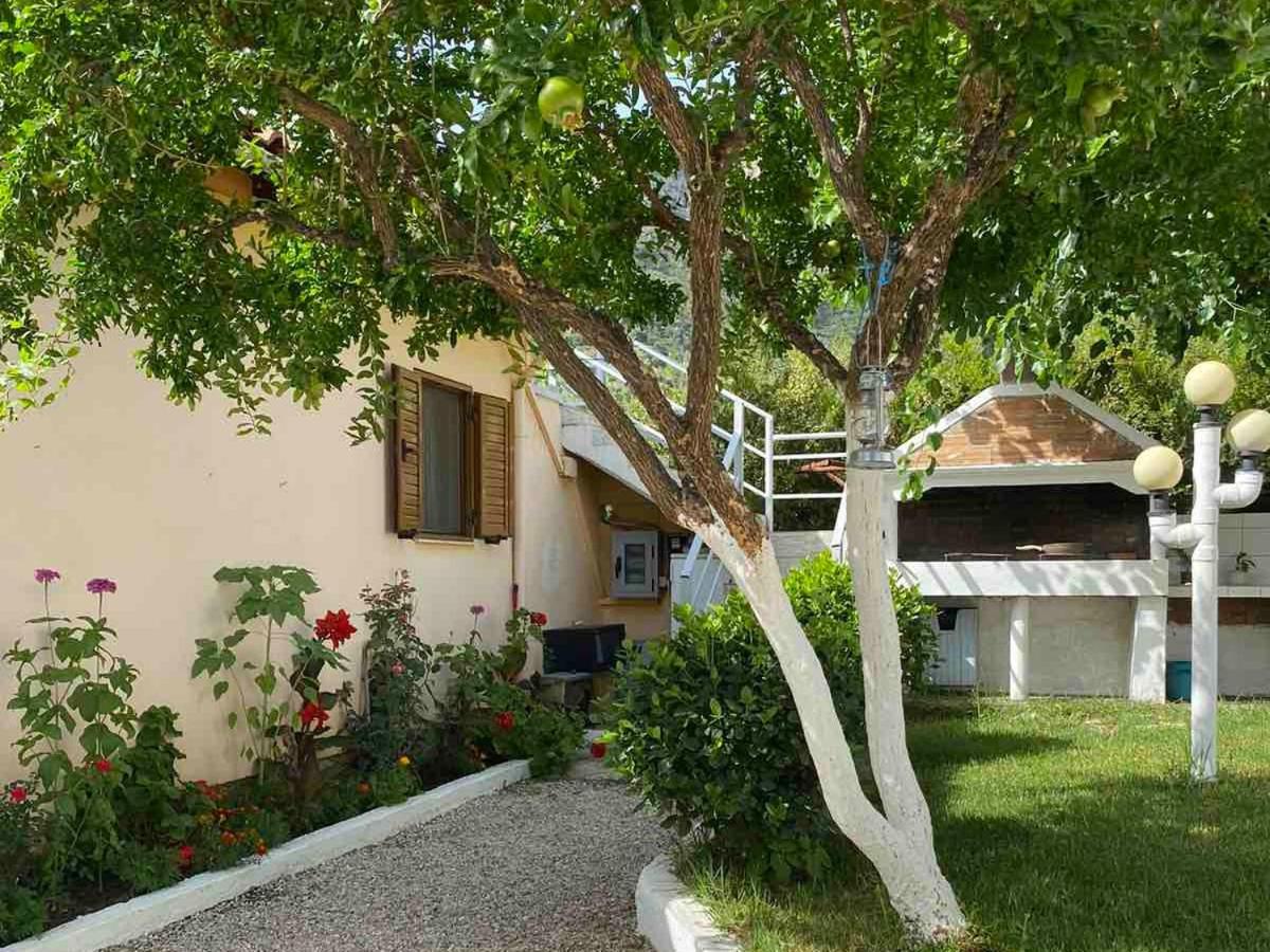 Garden Rooms Himare Exterior photo