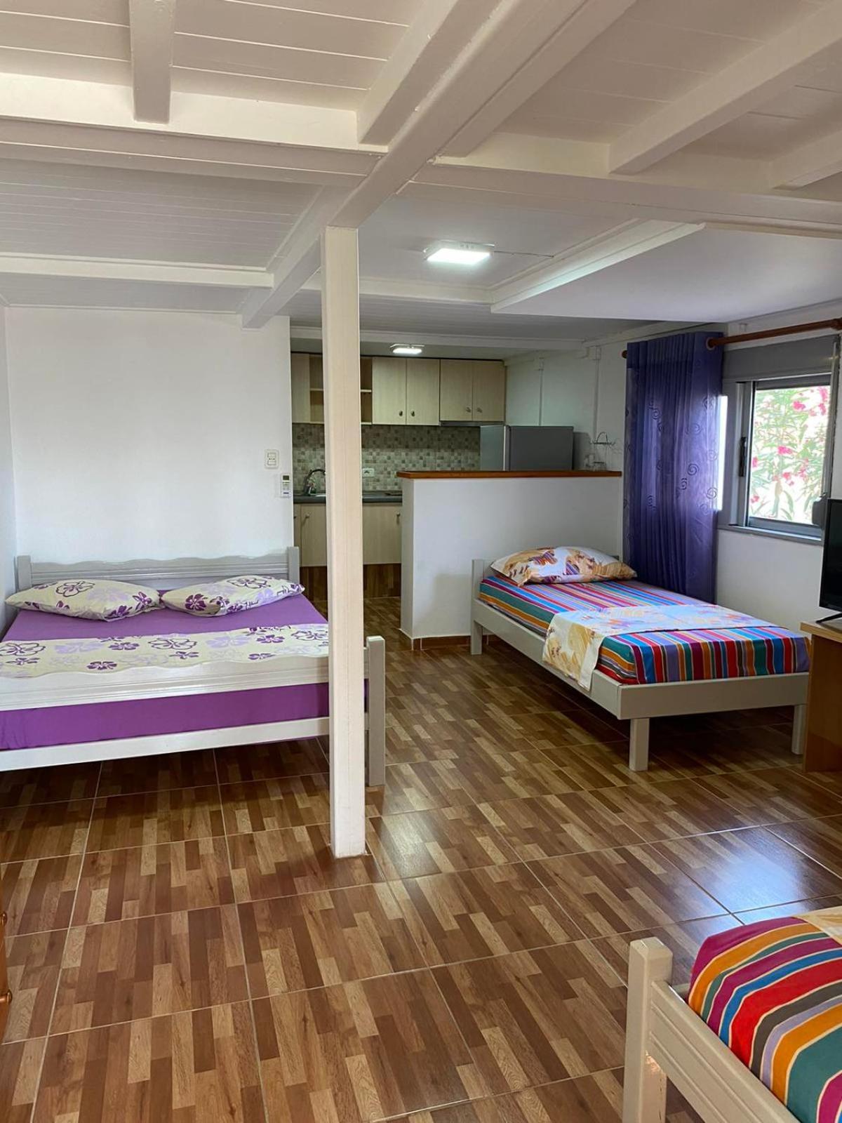 Garden Rooms Himare Exterior photo