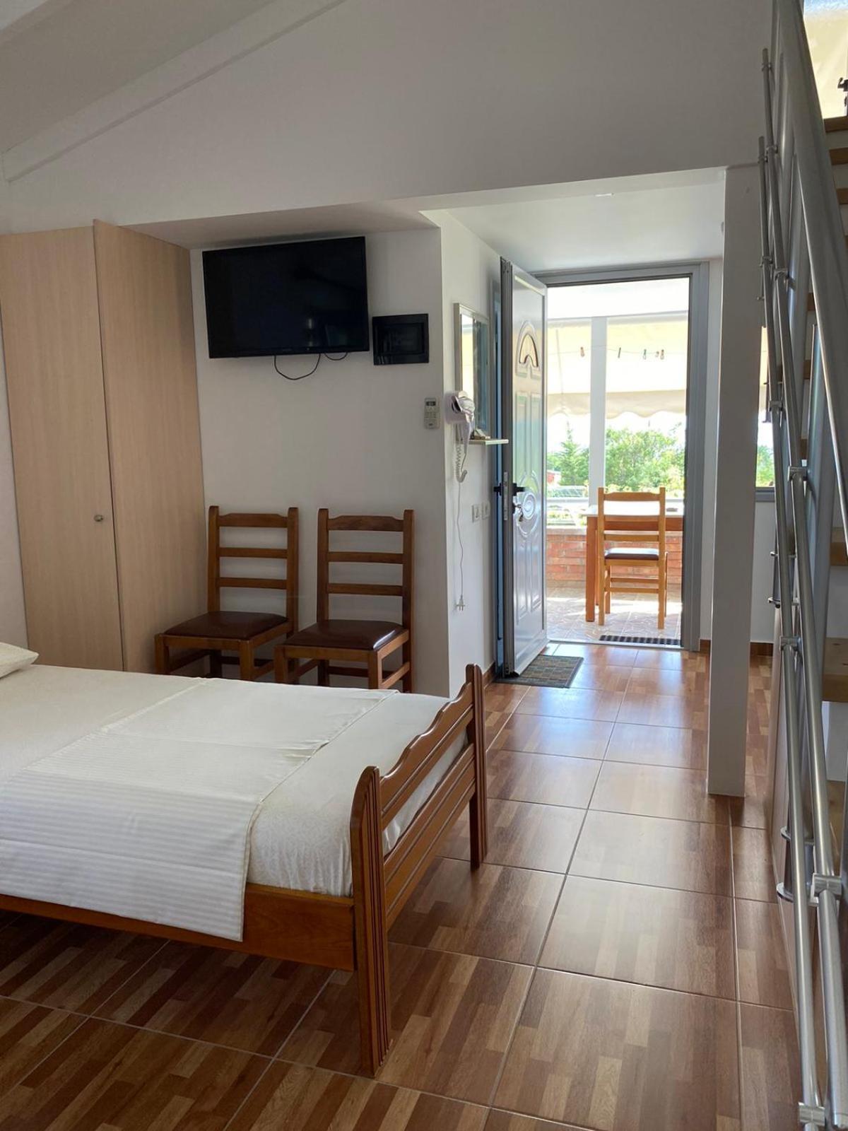 Garden Rooms Himare Exterior photo